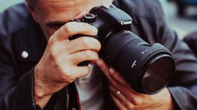 Comparing Online Stores for Buying New vs Refurbished Cameras