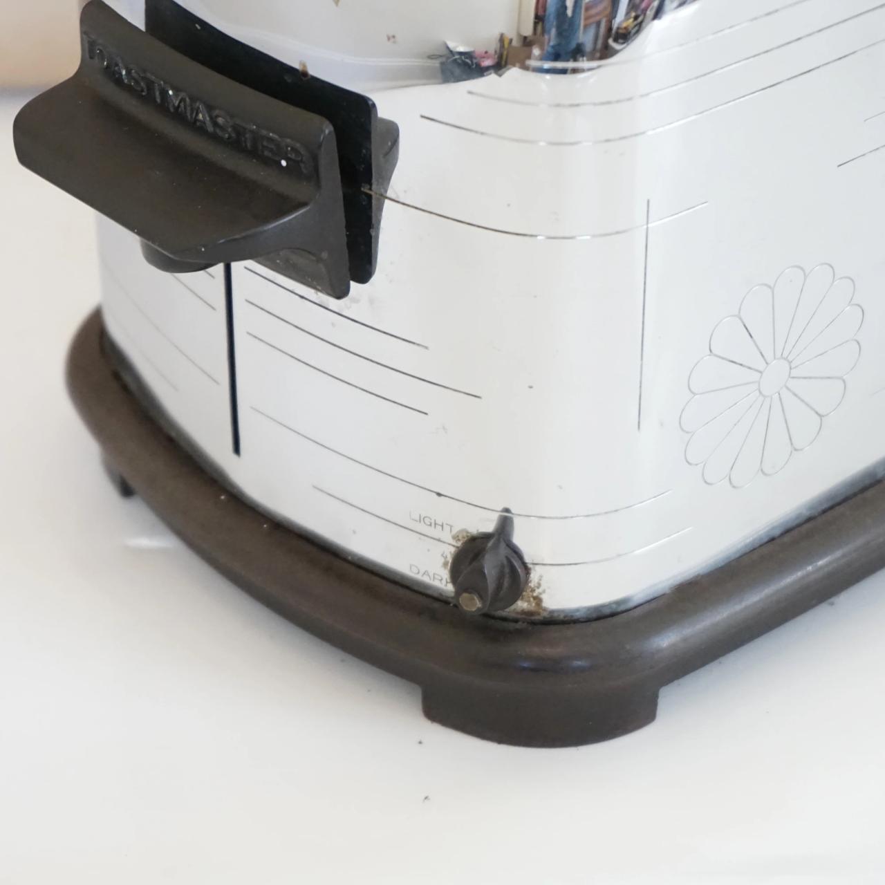 Toastmaster 2-Slice Toaster Simple Functionality for Every Day