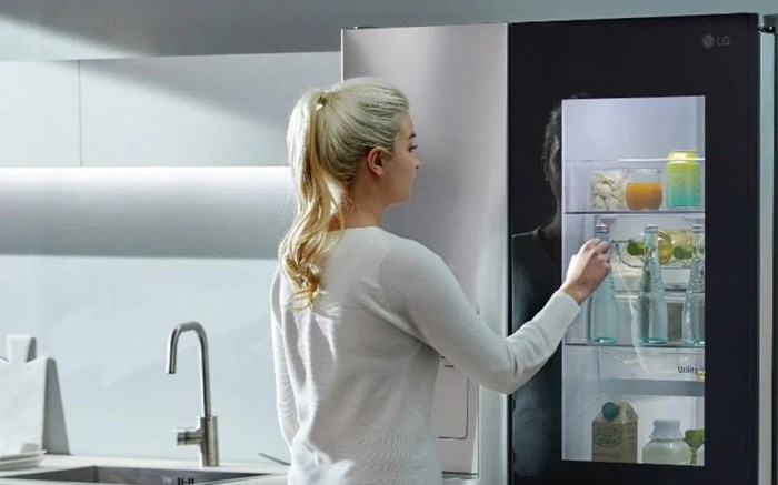 LG Instaview Door-in-Door Refrigerator Knock Twice for Tech
