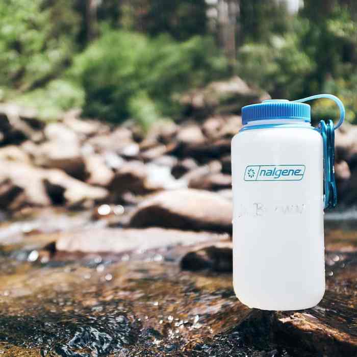 Nalgene Sustain 32oz Testing the Iconic Indestructible Bottle