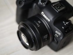 Prime Lens – 50mm f/1.8 – Canon RF Unleashed