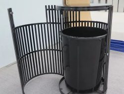 Commercial outdoor garbage can for a cleaner world